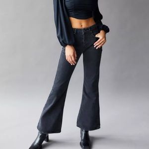 UO Ragged Priest Dakota jeans